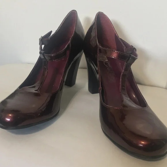 Bos & Co Bordeaux patent leather T-strap Mary Janes size 38 - Picture 7 of 8